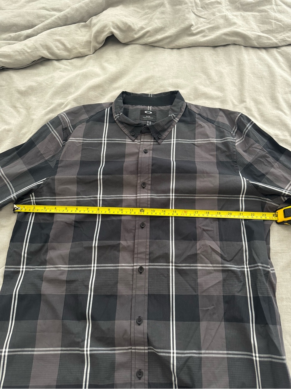 Oakley Local Long Sleeve Woven Men’s Plaid Button Down Casual Shirt in Blackout - Picture 7 of 13